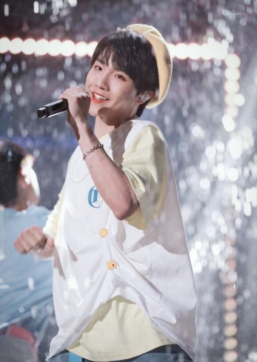 苏新皓青春修炼手册播放量破百万#  恭喜苏新皓