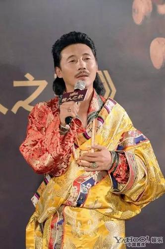 容中尔甲,草原上的歌王