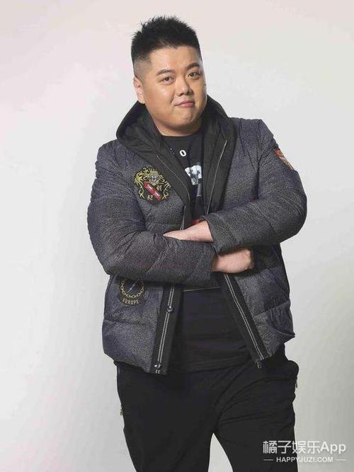 《少林足球》里饰演六师弟▼《功夫》里的肥仔聪▼《长江七号》中饰演
