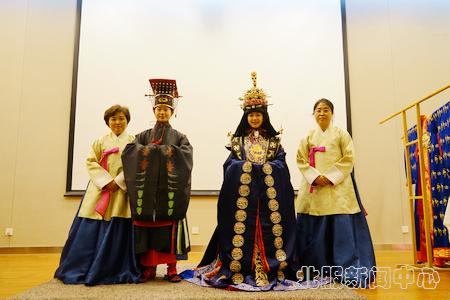 结合她数十年详尽细致的研究以及大量实践工作,对朝鲜王朝的服饰历史