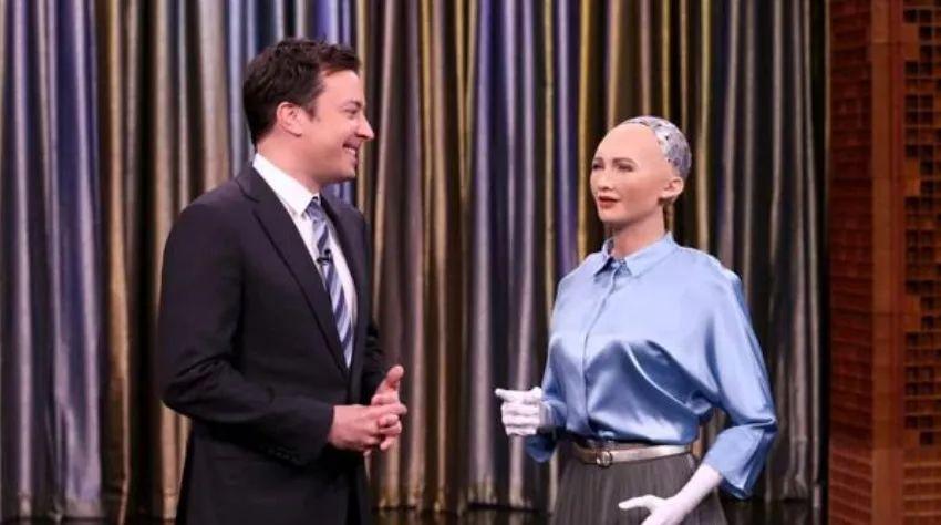 你如何看现阶段的ai机器人?"从躺着看到站着看"