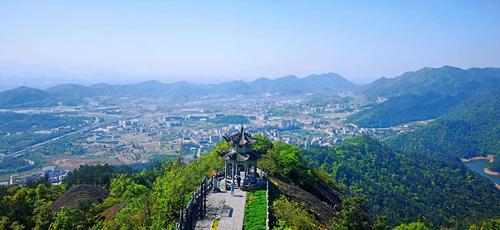 义乌德胜岩山顶