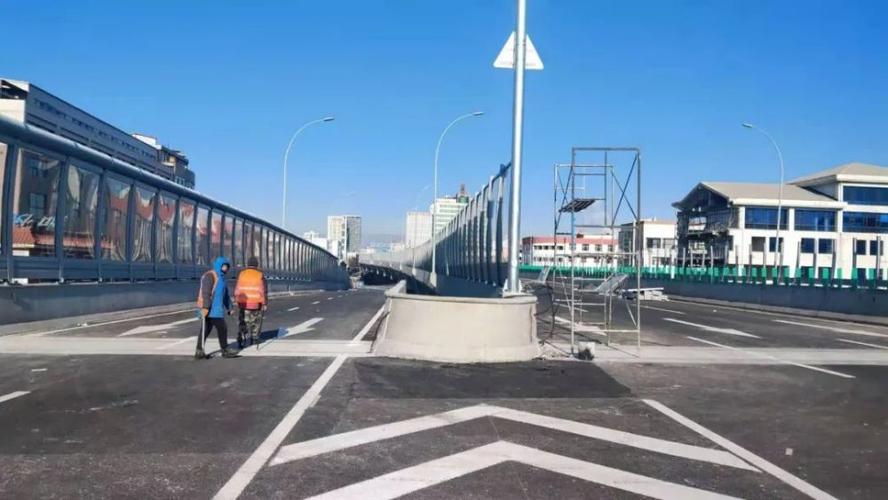 呼和浩特市昭乌达路高架桥部分路段实施交通