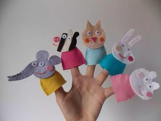 不织布做了手偶,搭配着故事玩,孩子们都玩疯了,附教程