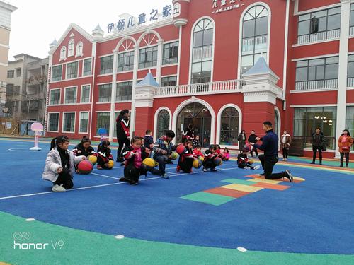 篮球也可以这样玩——谷城县伊顿ka儿童之家幼儿园
