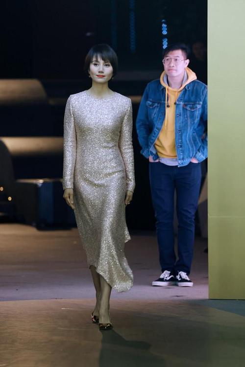 中年女性剪短发有多占优,看袁泉就知道了,和俞飞鸿同框像小妹妹