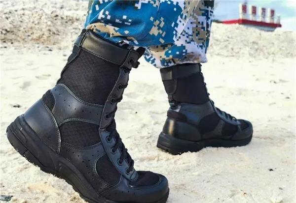 我军新式热带作战靴曝光