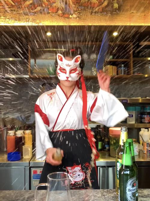 猫猫表演花式开瓶94#全网最帅开瓶猫_唐猫庭院攻略