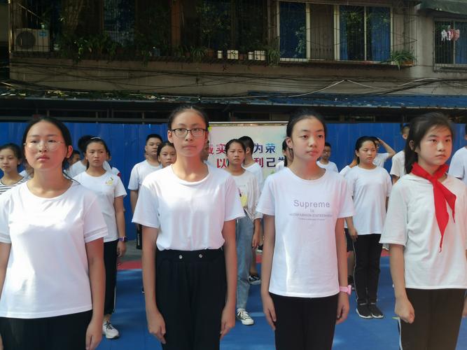 泸南中学新生军训第二天