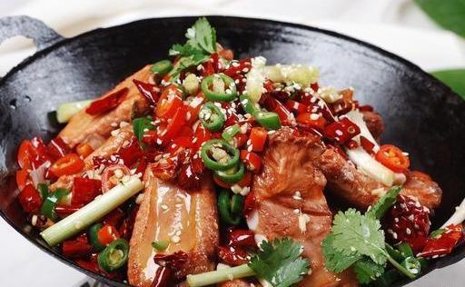 美食推荐:五彩鸡丁,香辣干锅排骨,干煸鱿鱼丝,鸡蛋酿肉丸做法