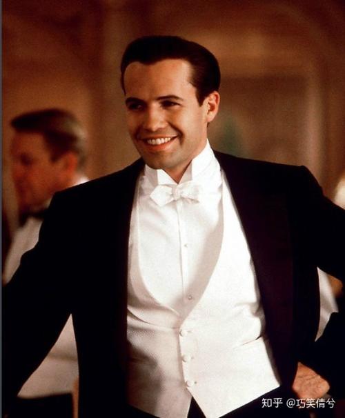 《泰坦尼克号》  的男二,卡尔.