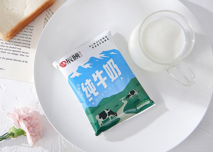 辰颐物语纯牛奶手绘包装设计|平面|包装|方维创意