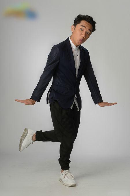 王祖蓝变嘻哈摇滚哪吒 网友:哪吒蓝追赶猎豹恺