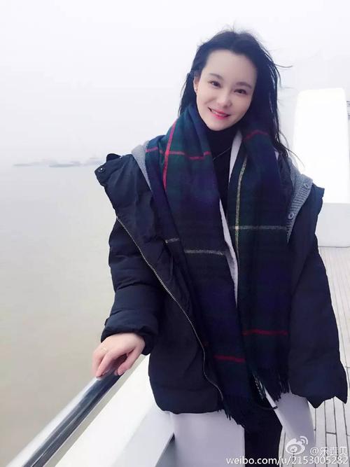 胆大心细的心内科医师正义善良荆小琪乐垚贝话剧《来自民国的你》饰演