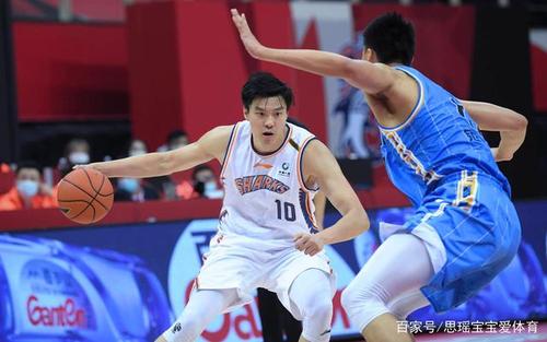 董瀚麟力压首钢双塔!方硕中关键3分!何重达