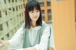 陈都灵疑公开恋情 陈都灵手机屏保里的刘宪华是男友?