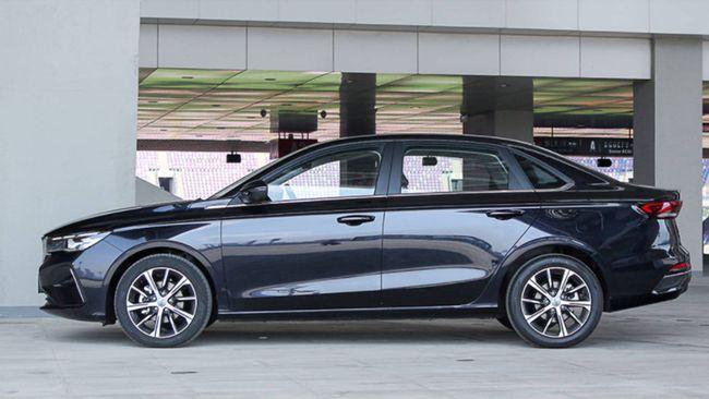 四代帝豪长宽高分别为4638x1820x1460mm,轴距为2650mm,属于紧凑型轿车