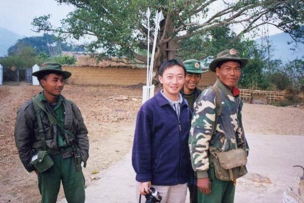 《糯康归法 震慑金三角各路毒枭》(2012年) - 尹鸿伟记者 - 尹鸿伟的