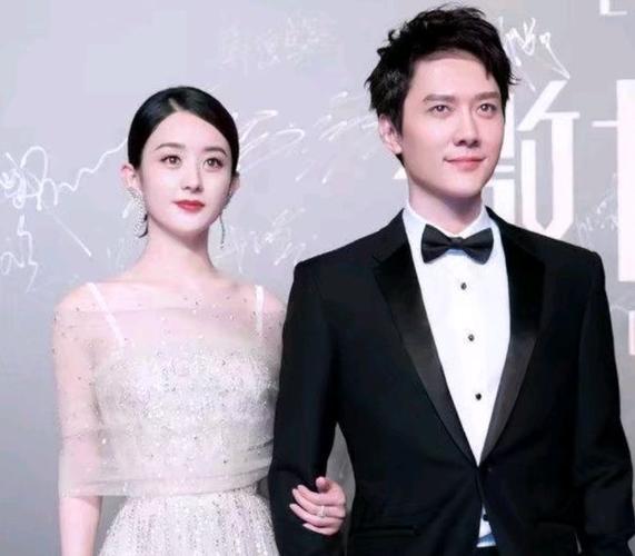 赵丽颖离婚后现身机场,面无表情遮盖严实.|冯绍峰