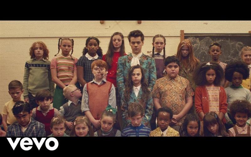 【harry styles】kiwi (official video)