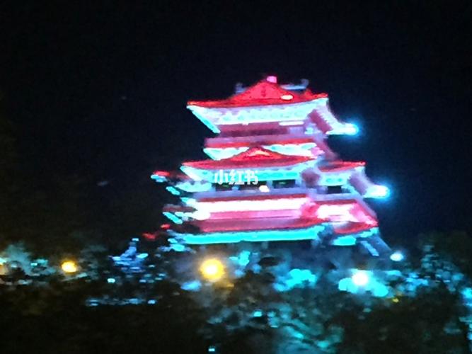 凝翠阁夜景_景点_夜景_手机摄影_出行_人文风光展示_城镇乡村