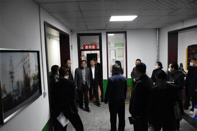 渭南市白水县副县长姚明亮检查成考备考情况