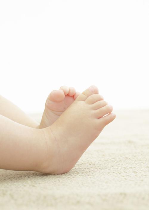 宝宝的一双小脚丫图片