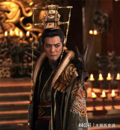 商纣王刚登基,请叔叔一起吃饭,叔叔看他的筷子,感叹:商朝要亡