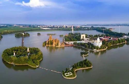 活动期间,颍上县所有女性持本人身份证即可免费入园游玩迪沟风景区