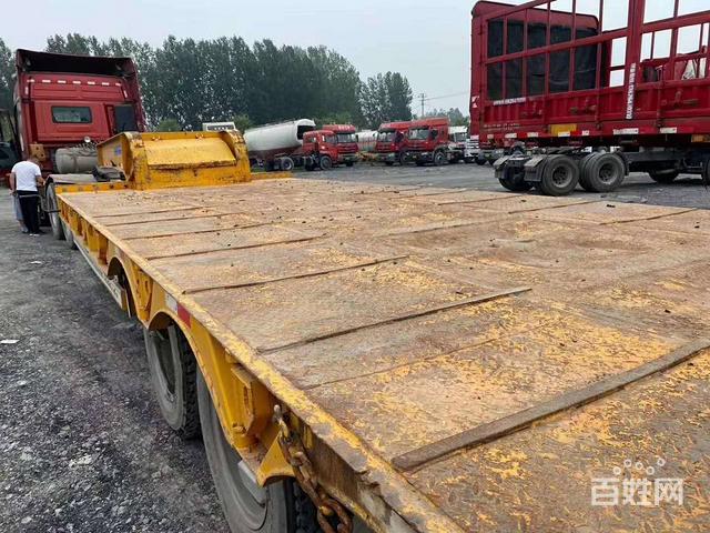 低价转让10.5米二手钩机板半挂车 桥轮胎齐手续全