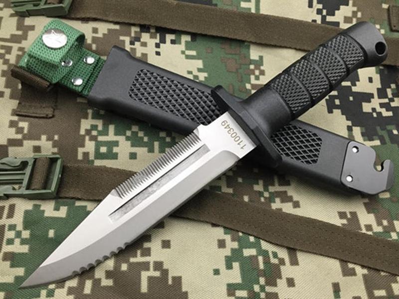 99式伞兵刀,是空降兵空投,空降和地面作战的利器,被我国大量配备伞兵.