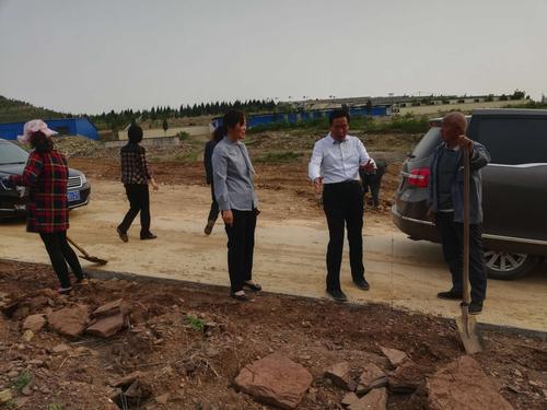 泗水县乡村振兴指挥部督导圣水峪片区建设