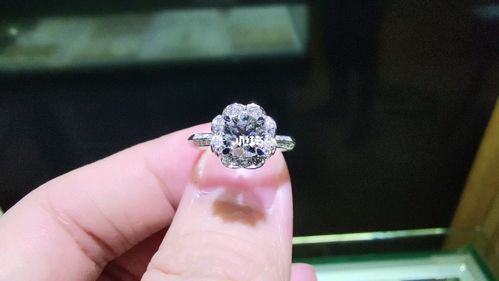 手捧花钻戒_手捧花_钻戒_水贝国际珠宝交易中心攻略_钻石_珠宝_gia