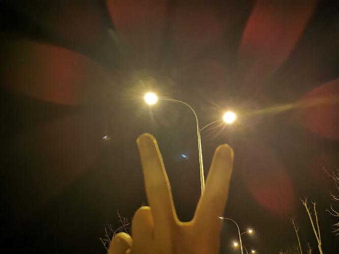 但是自己真的很享受一个人的夜跑,也不想就这样停一天不跑,所以还是