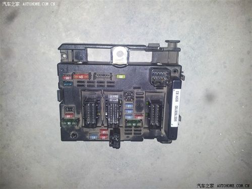 第一次拆保险丝盒!多图._标致307