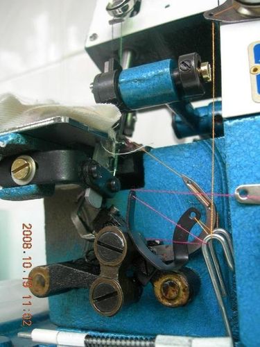 三线锁边机线迹形成图 (第1页)