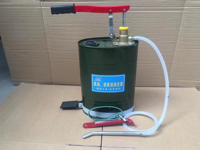 油,齿轮油,液压油加注器抽油泵,金属泵体 结实耐用,长软管,省时省力.