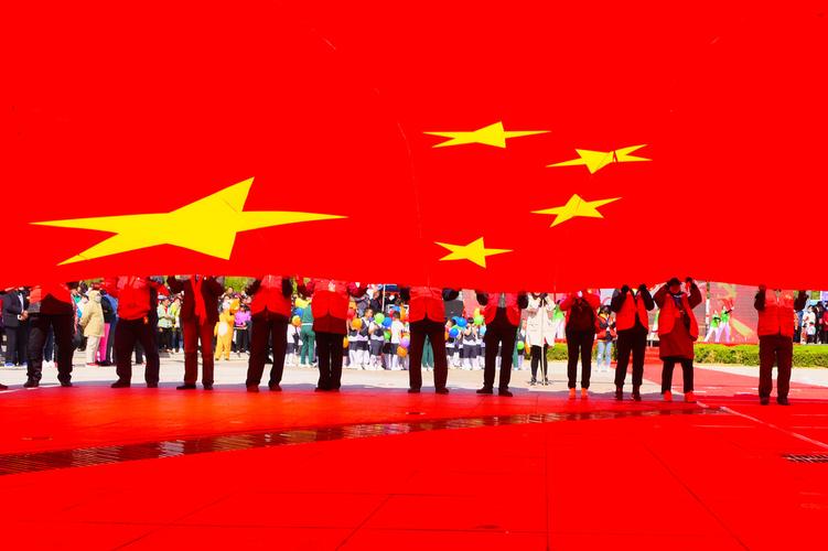 举国欢庆↗