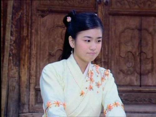 爱慕李逍遥,还会吃好姐妹的醋,不过,也是剧中的一位大美人哦 香兰