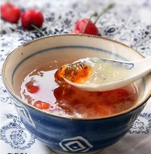 桃胶皂角米银耳羹 制作方法