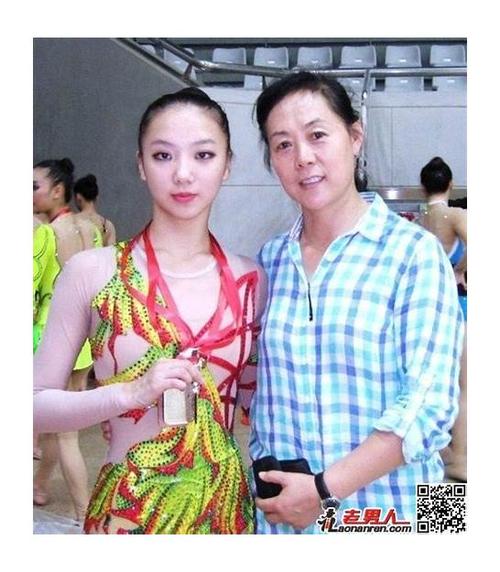 辽宁男篮杨鸣老婆唐佳良资料简介及照片【图辽宁男篮杨鸣女友】