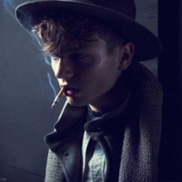 抽烟的寂寞欧美男生,男生头像图片-回车桌面