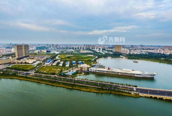 航拍山东滨州"神秘航母" 气势壮观霸气外露