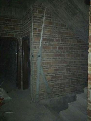 求助电工,这是1至3楼的楼梯间预埋电管是怎样接线的