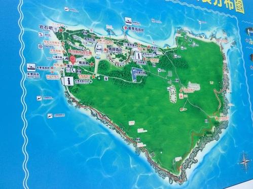 今天就不湿身啦,沙滩上面走走,看看他们玩 蜈支洲岛 这个就是全景图啦