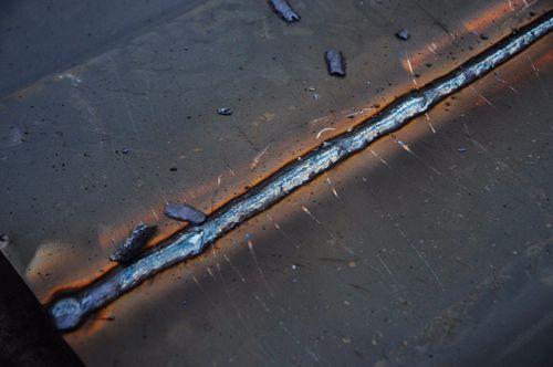 船厂电焊工 日薪280 加班一小时多赚20 目标年攒5万 买车回家