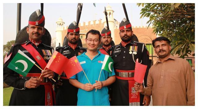 18名巴基斯坦人在中国获奖汪文斌一番话引燃舆论巴总理表态