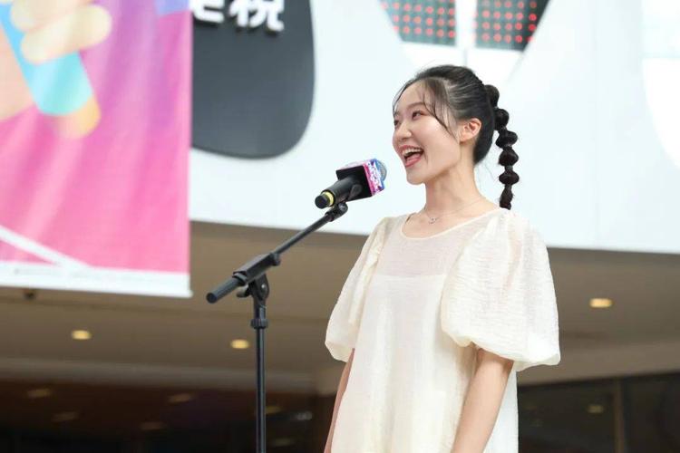 上海广播主持人全明星秀登陆"明日之星"直通赛