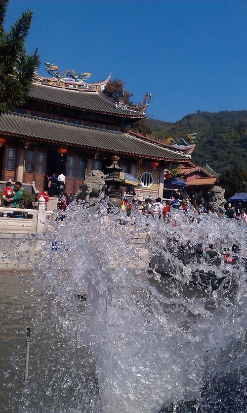 水漫金山寺-角度决定作品