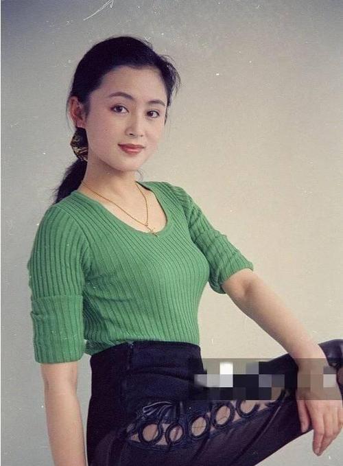 陈凯歌夫人陈红年轻时的照片,羡慕么?网友:内地第一!